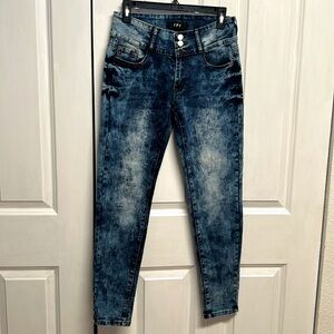 YPP Tie Dye Blue Denim 5 Pocket Low rise Skinny Crop Jeans Jr Size 11